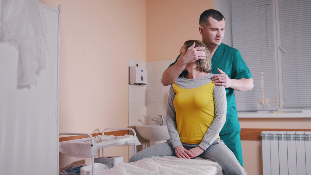 Choosing the Right Chiropractor: What Experience and Credentials Really Matter